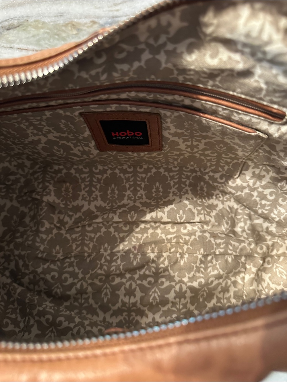 HOBO INTERNATIONAL SLOUCHY SHOULDER BAG - Picture 7 of 14